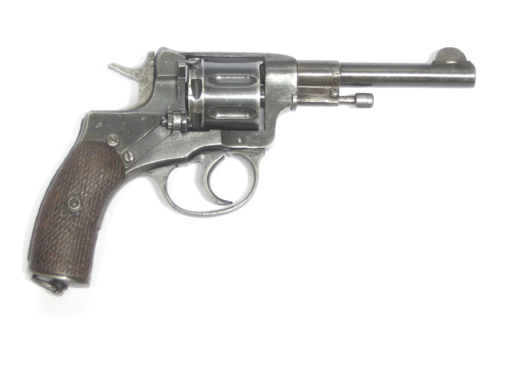 Revolver NAGANT - 1895