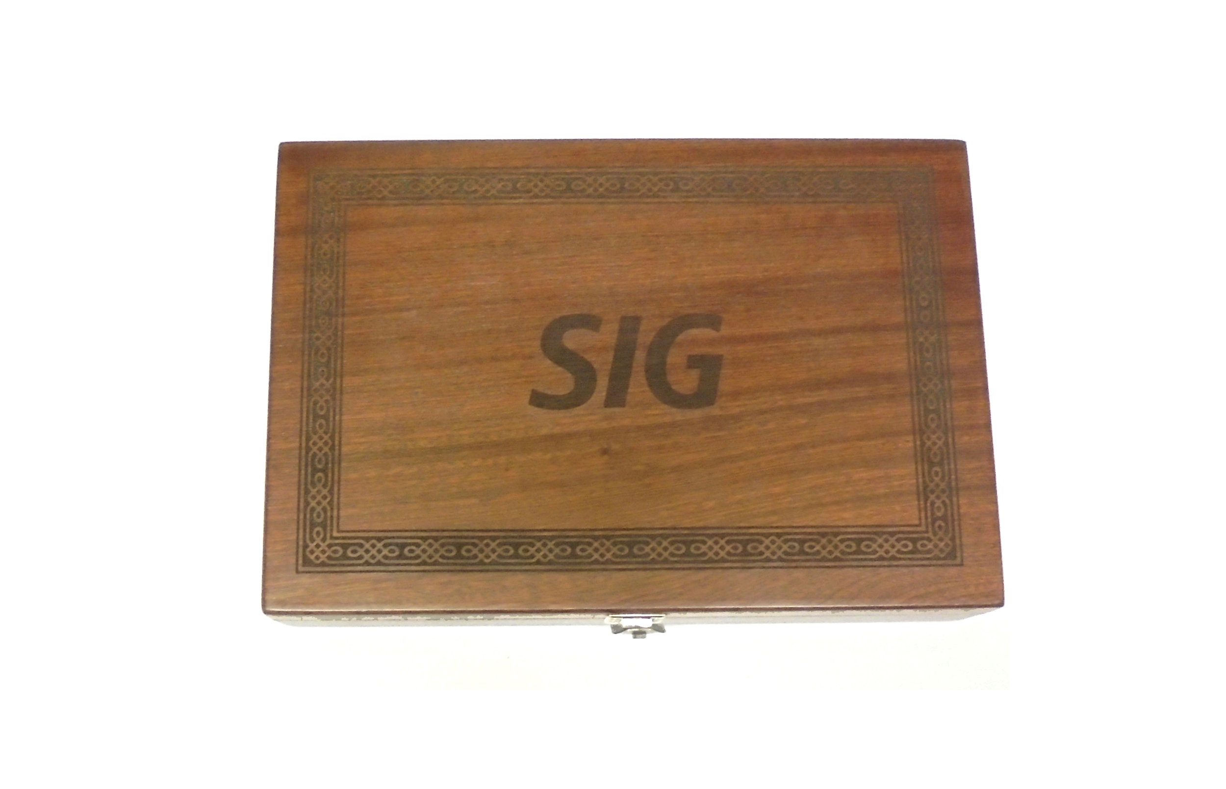 Coffret en noyer huilé SIG P210