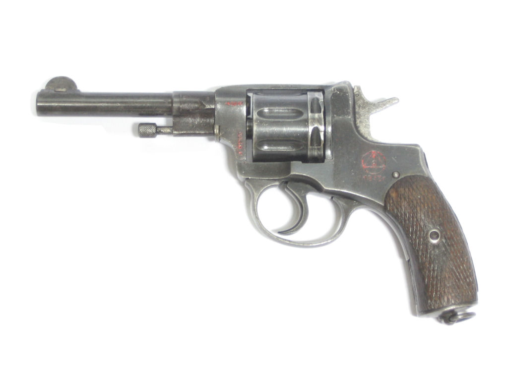 Revolver NAGANT - 1895