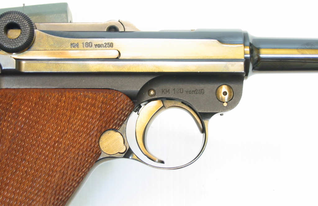 LUGER P08 Marine commémoratif calibre 9Para